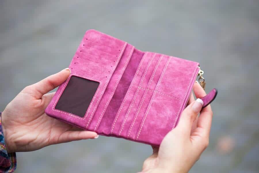 Is Money Addiction Real? How To Break Bad Spending Habits 6 an empty purse